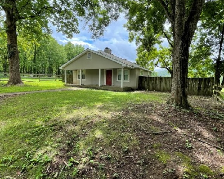 Alabama, Jackson County, acreage, farm, fishing, managed, fish lakes, barns, hay fields, walnuts, walnut grove, caretaker house, house, conserved, conservation, getaway, electrofishing